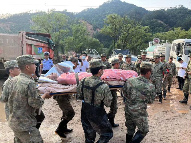 地震災(zāi)區(qū)加緊推進臨時安置工作，確保災(zāi)民過渡期生活保障