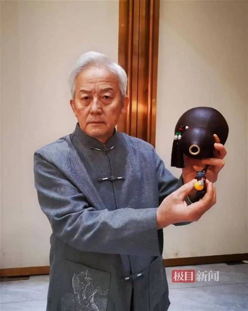 退休大爺轉(zhuǎn)行短劇反派，日收入突破